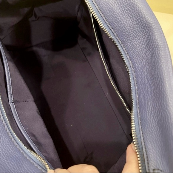 Tod's Blue Leather Tote/Satchel. Exceptional Condition. - Picture 9 of 16